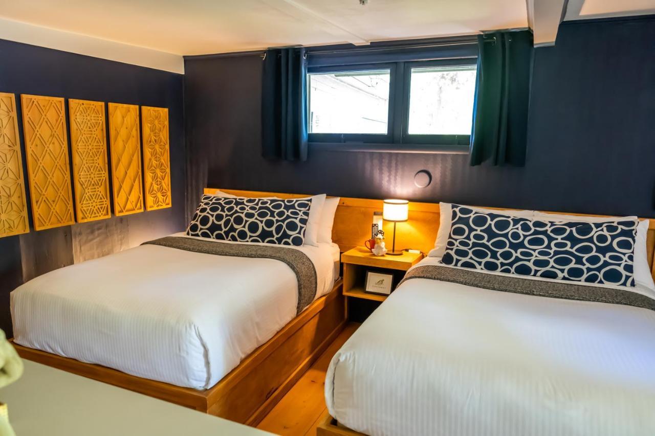 Lighthouse Motel And Cottages บริดจ์วอเตอร์ ภายนอก รูปภาพ