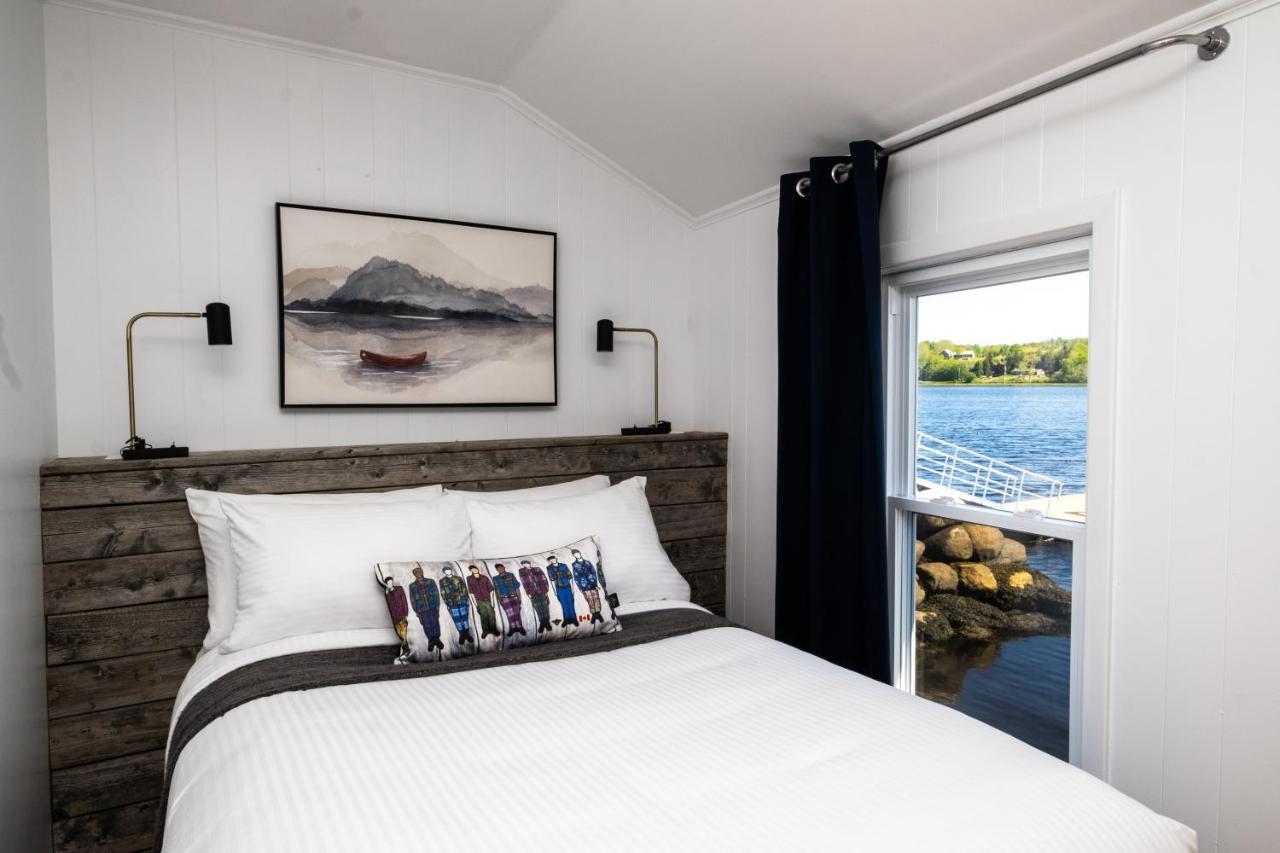 Lighthouse Motel And Cottages บริดจ์วอเตอร์ ภายนอก รูปภาพ
